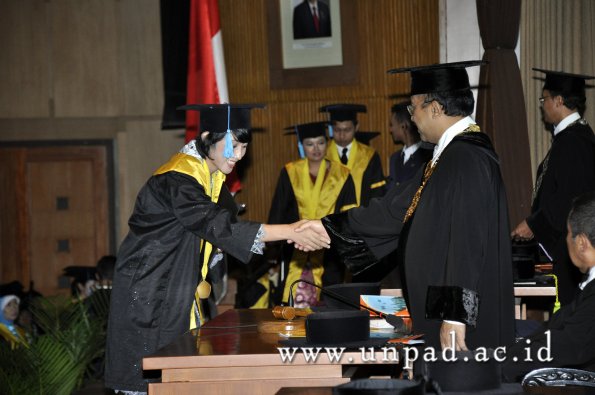 dok-humas-unpad_ilalang-foto_wisuda-gel-1-2010-2011_s1-sastra_176