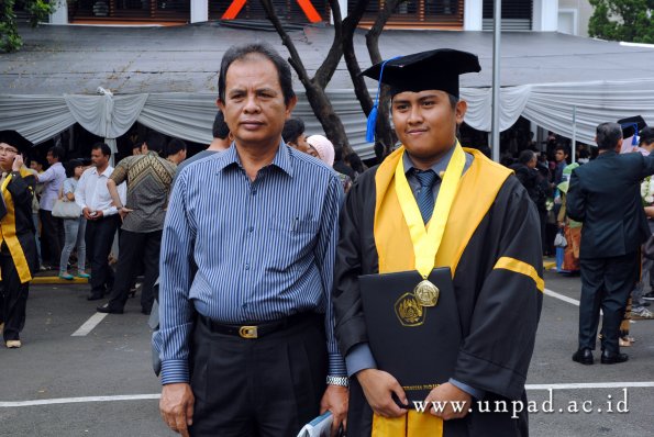 dok-humas-unpad_ilalang-foto_wisuda-gel-1-2010-2011-sesi-5_132