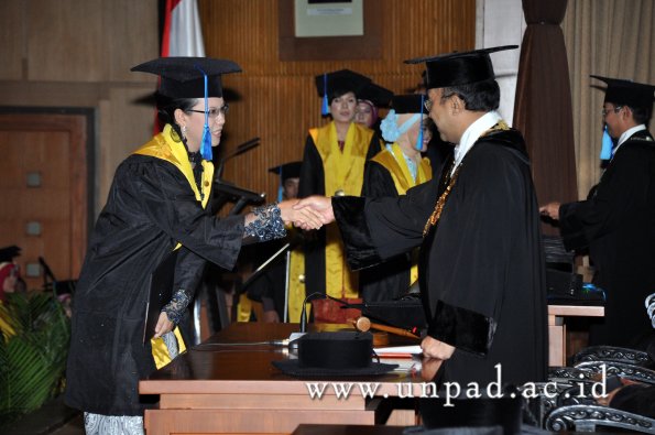 dok-humas-unpad_ilalang-foto_wisuda-gel-1-2010-2011_s1-keperawatan_041