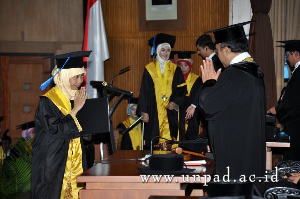 dok-humas-unpad_ilalang-foto_wisuda-gel-1-2010-2011_s1-keperawatan_047