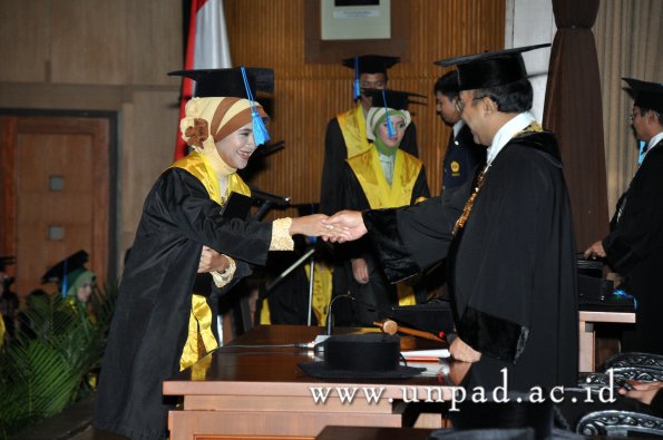 dok-humas-unpad_ilalang-foto_wisuda-gel-1-2010-2011_s1-keperawatan_052