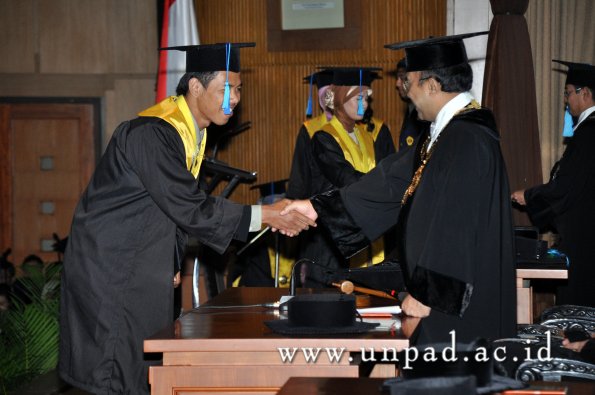 dok-humas-unpad_ilalang-foto_wisuda-gel-1-2010-2011_s1-keperawatan_054