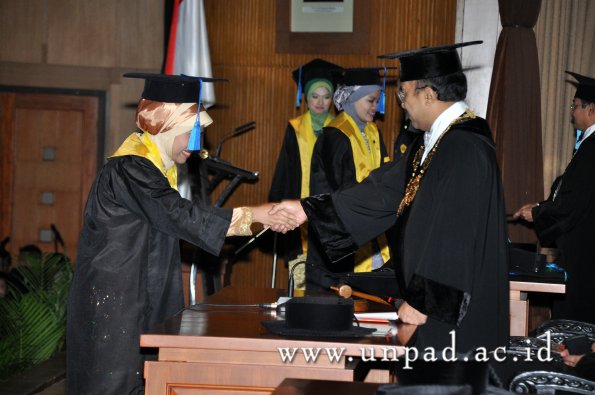 dok-humas-unpad_ilalang-foto_wisuda-gel-1-2010-2011_s1-keperawatan_058