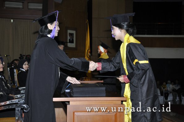 dok-humas-unpad_ilalang-foto_wisuda-gel-1-2010-2011_s1-psikologi_001