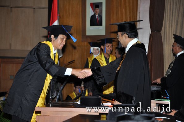 dok-humas-unpad_ilalang-foto_wisuda-gel-1-2010-2011_s1-fisip_243