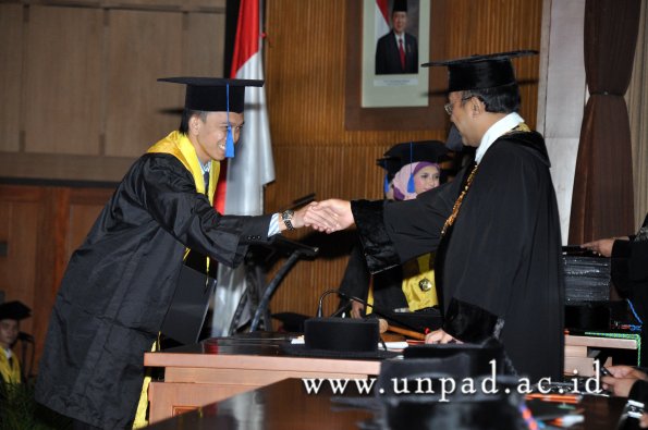 dok-humas-unpad_ilalang-foto_wisuda-gel-1-2010-2011_s1-fisip_276