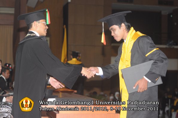 wisuda-fakultas-mipa-oleh-dekan-111