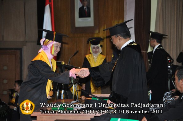 wisuda-fakultas-mipa-oleh-rektor-034