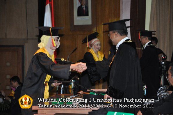 wisuda-fakultas-mipa-oleh-rektor-035