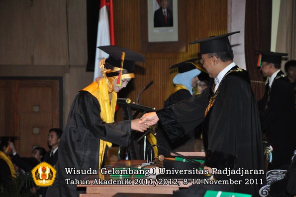 wisuda-fakultas-mipa-oleh-rektor-049