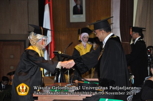 wisuda-fakultas-mipa-oleh-rektor-052