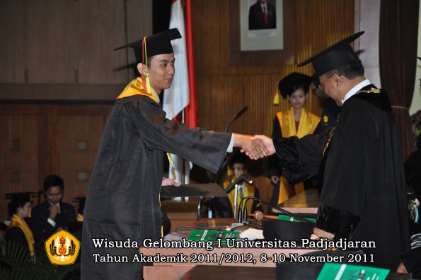 wisuda-fakultas-mipa-oleh-rektor-079