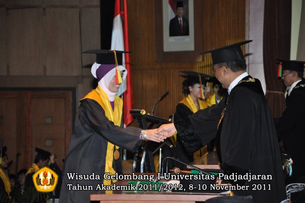 wisuda-fakultas-mipa-oleh-rektor-097