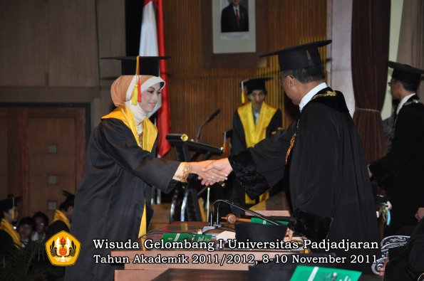 wisuda-fakultas-mipa-oleh-rektor-099