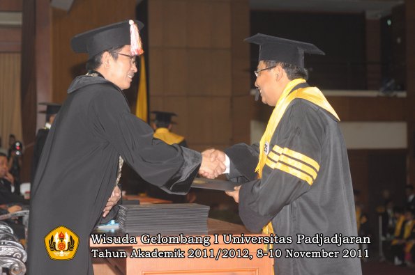 wisuda-program-doktor-oleh-direktur-pascasarjana-021