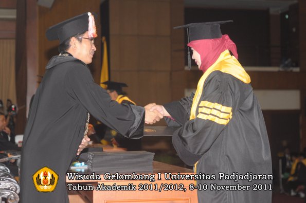 wisuda-program-doktor-oleh-direktur-pascasarjana-022