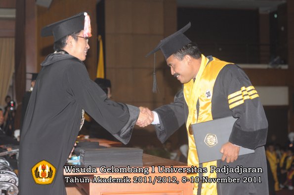 wisuda-program-doktor-oleh-direktur-pascasarjana-025