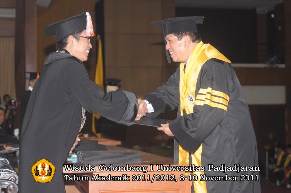 wisuda-program-doktor-oleh-direktur-pascasarjana-030