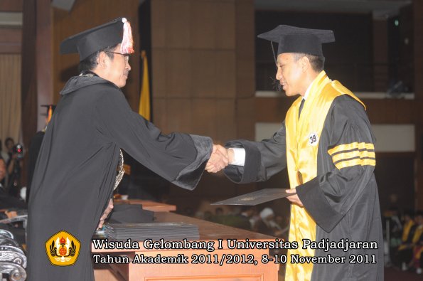 wisuda-program-doktor-oleh-direktur-pascasarjana-033