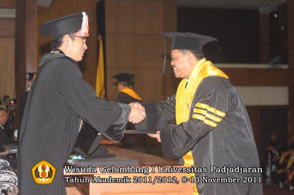 wisuda-program-doktor-oleh-direktur-pascasarjana-037
