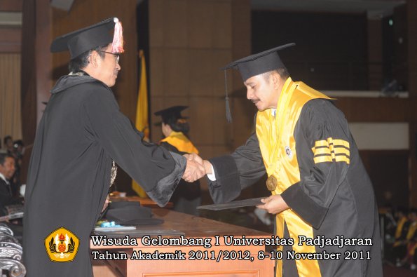wisuda-program-doktor-oleh-direktur-pascasarjana-041