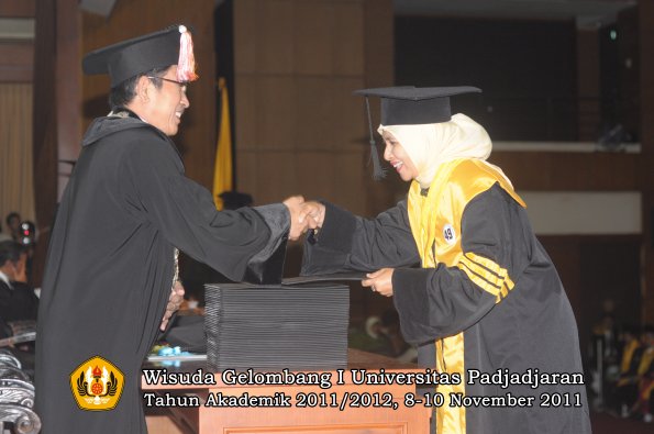 wisuda-program-doktor-oleh-direktur-pascasarjana-043
