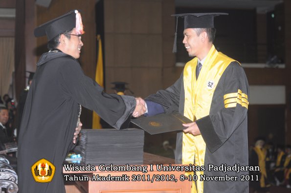 wisuda-program-doktor-oleh-direktur-pascasarjana-046