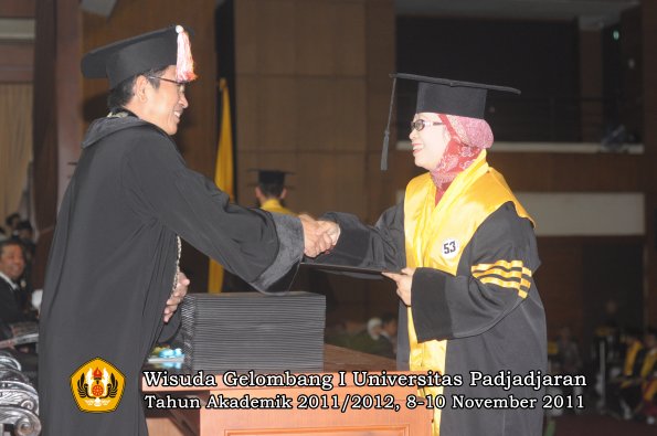 wisuda-program-doktor-oleh-direktur-pascasarjana-047