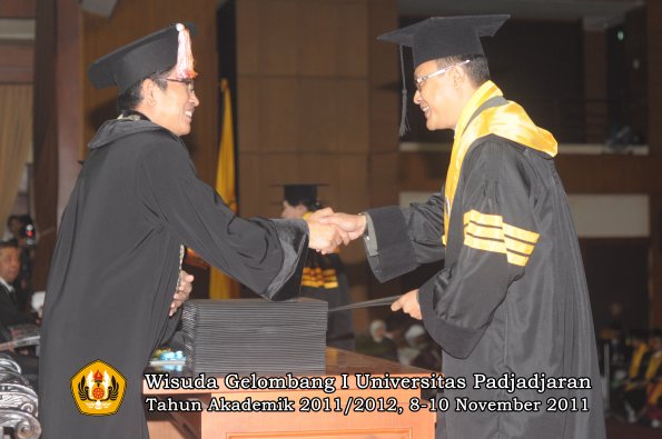 wisuda-program-doktor-oleh-direktur-pascasarjana-049