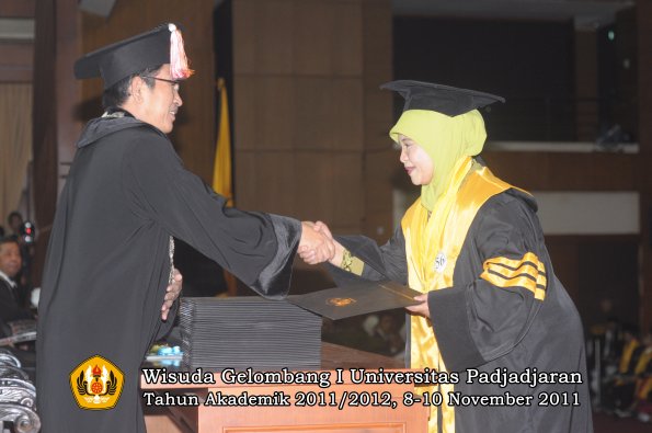 wisuda-program-doktor-oleh-direktur-pascasarjana-050