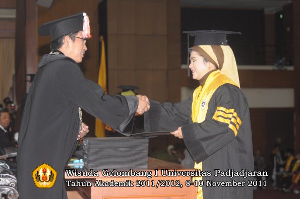 wisuda-program-doktor-oleh-direktur-pascasarjana-051