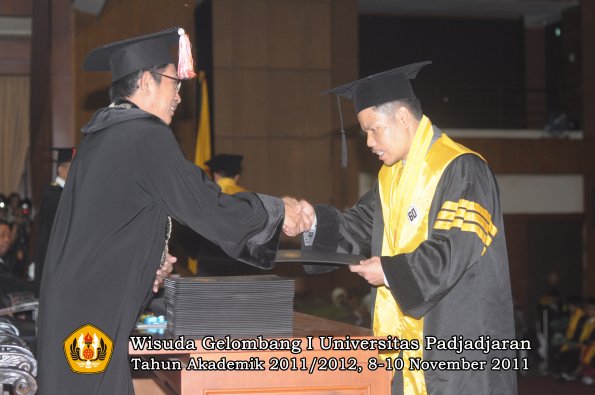 wisuda-program-doktor-oleh-direktur-pascasarjana-054