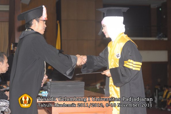 wisuda-program-doktor-oleh-direktur-pascasarjana-056