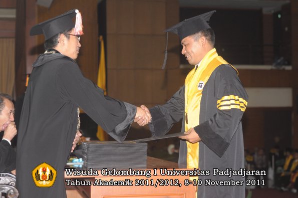 wisuda-program-doktor-oleh-direktur-pascasarjana-057