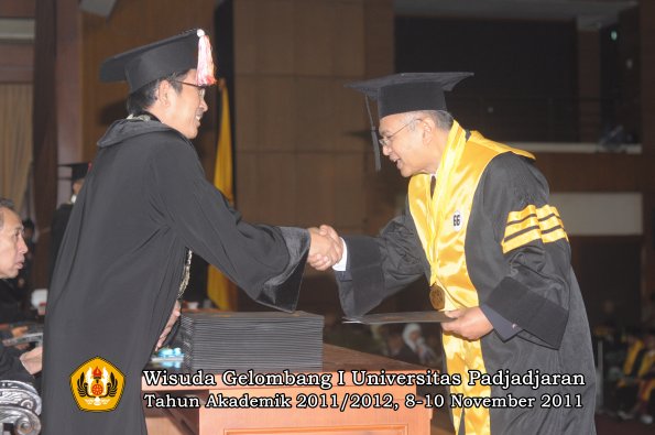 wisuda-program-doktor-oleh-direktur-pascasarjana-058