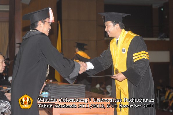 wisuda-program-doktor-oleh-direktur-pascasarjana-061