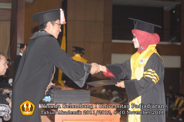 wisuda-program-doktor-oleh-direktur-pascasarjana-063
