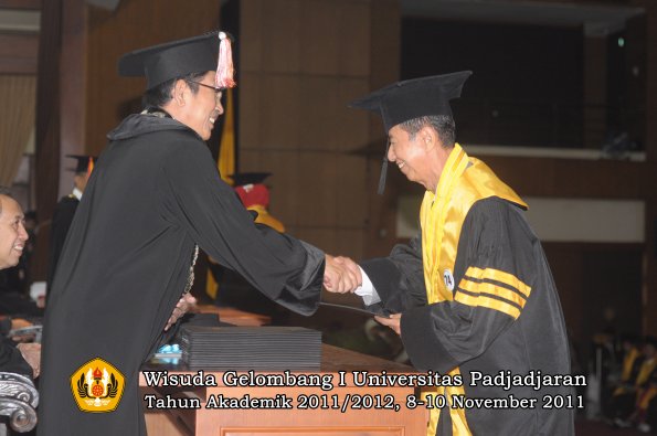 wisuda-program-doktor-oleh-direktur-pascasarjana-066
