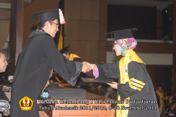wisuda-program-doktor-oleh-direktur-pascasarjana-068