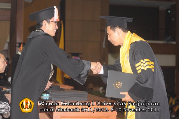 wisuda-program-doktor-oleh-direktur-pascasarjana-069