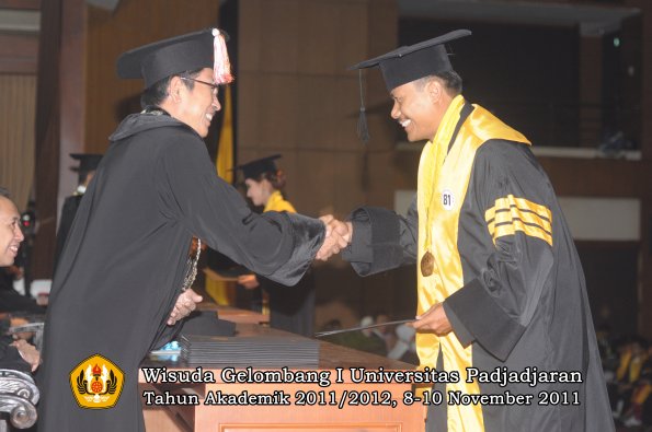 wisuda-program-doktor-oleh-direktur-pascasarjana-073