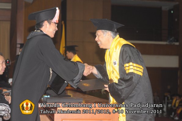 wisuda-program-doktor-oleh-direktur-pascasarjana-078