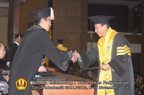 wisuda-program-doktor-oleh-direktur-pascasarjana-080