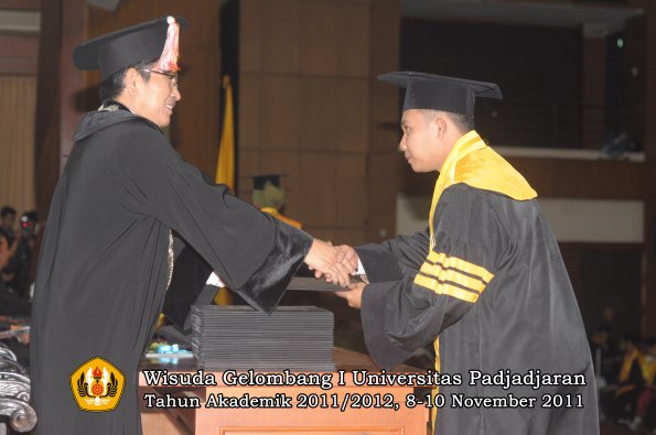 wisuda-program-doktor-oleh-direktur-pascasarjana-097