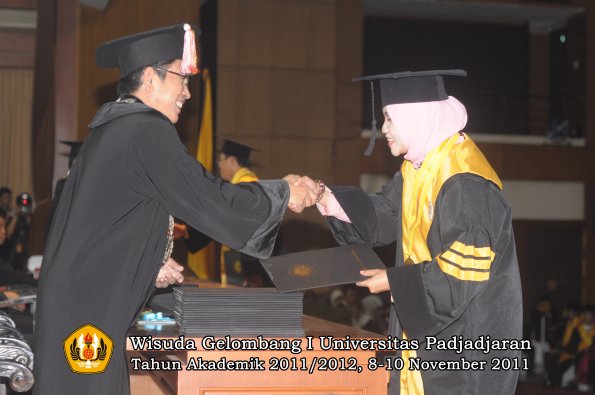 wisuda-program-doktor-oleh-direktur-pascasarjana-103