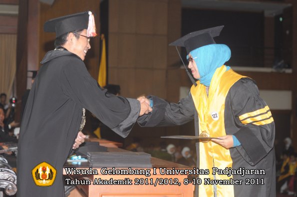wisuda-program-doktor-oleh-direktur-pascasarjana-113