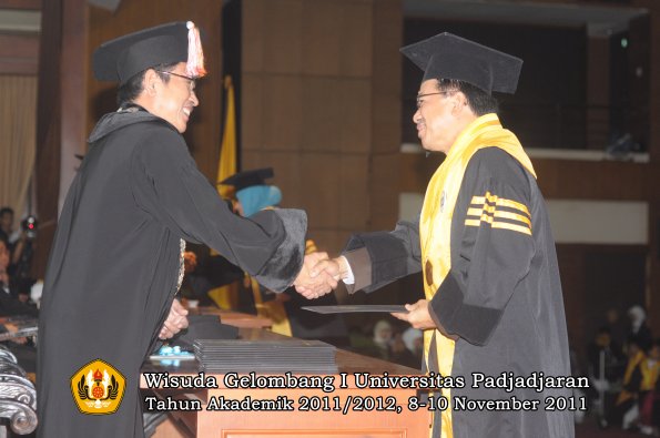 wisuda-program-doktor-oleh-direktur-pascasarjana-114