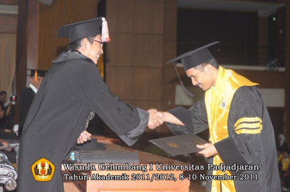 wisuda-program-doktor-oleh-direktur-pascasarjana-116