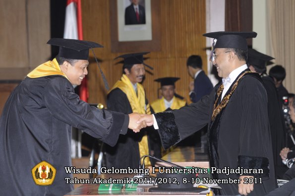 wisuda-program-doktor-oleh-rektor-001