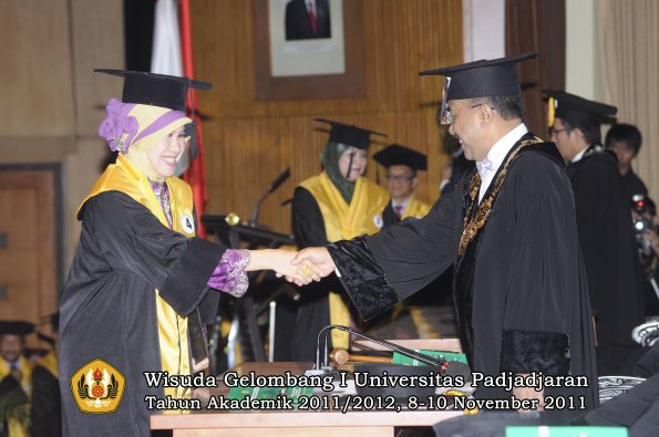 wisuda-program-doktor-oleh-rektor-004